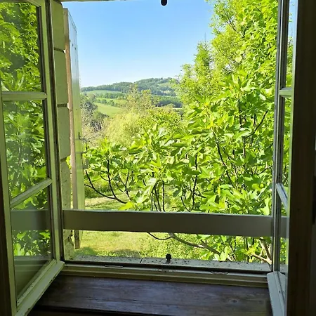 Stunning Historic Retreat, Amazing Views * Montlauzun
