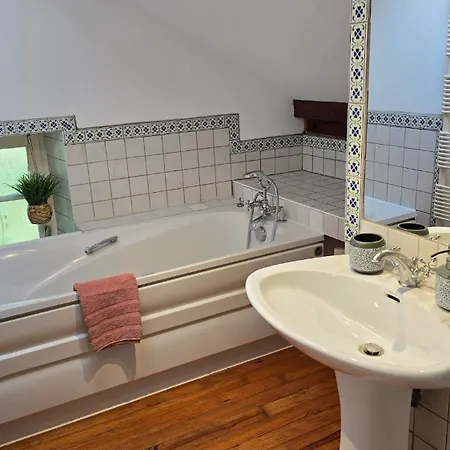 Stunning Historic Retreat, Amazing Views Holiday home *